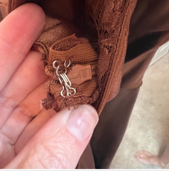 VICI Brown gown size small - Picture 4 of 6